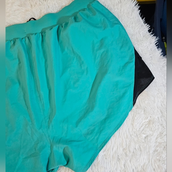 Under Armour Women's Teal and Black Athletic Shorts Size 2x - Picture 8 of 9